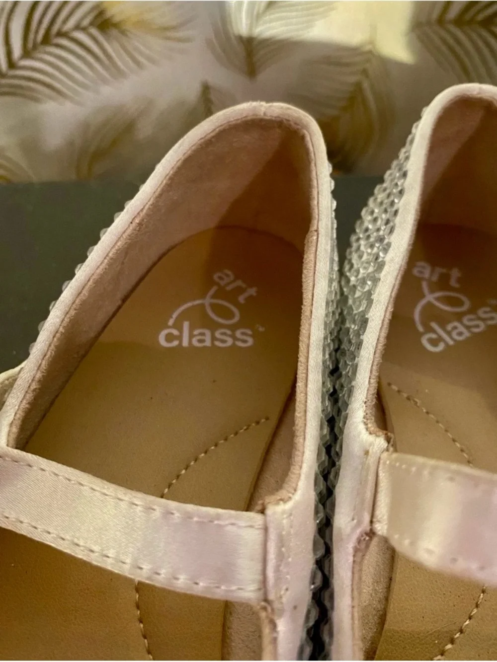 Size 1 in little girls brand: art class silver Rhinestone Mary Jane Flats